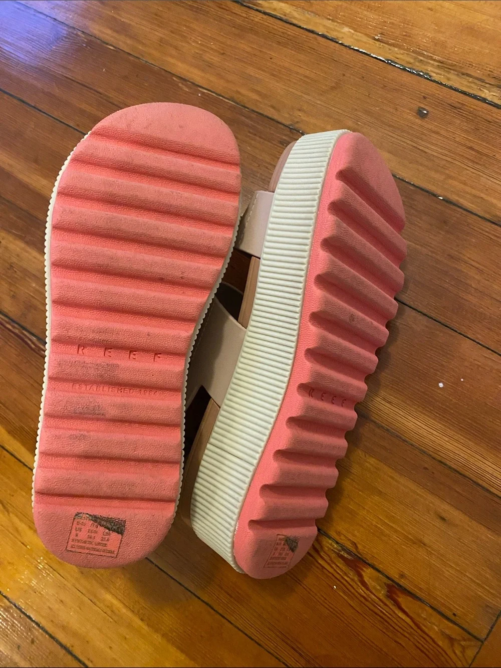 Reef Women’s Platform Sandals in Blush and Coral Size 8